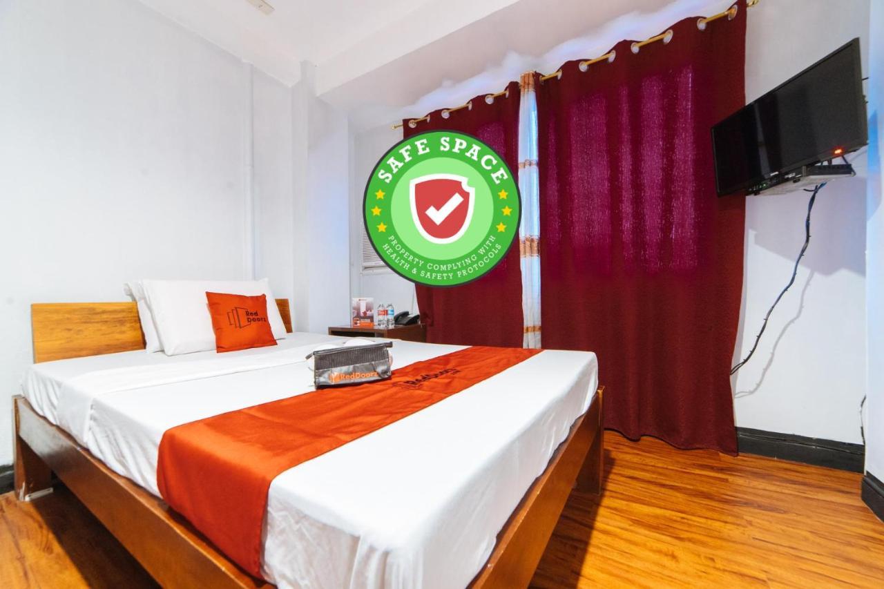 Reddoorz At Nirvana Pension House バコロ エクステリア 写真