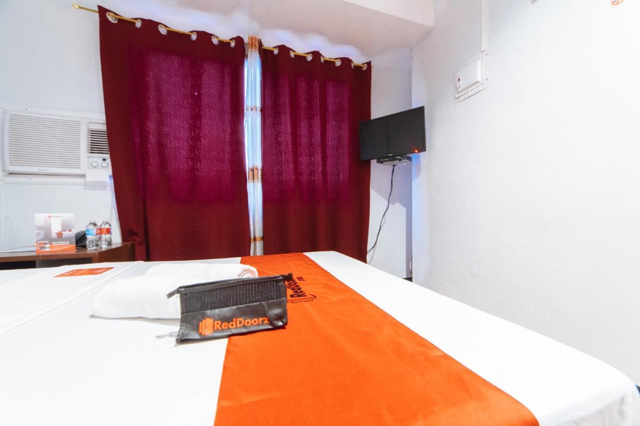Reddoorz At Nirvana Pension House バコロ エクステリア 写真