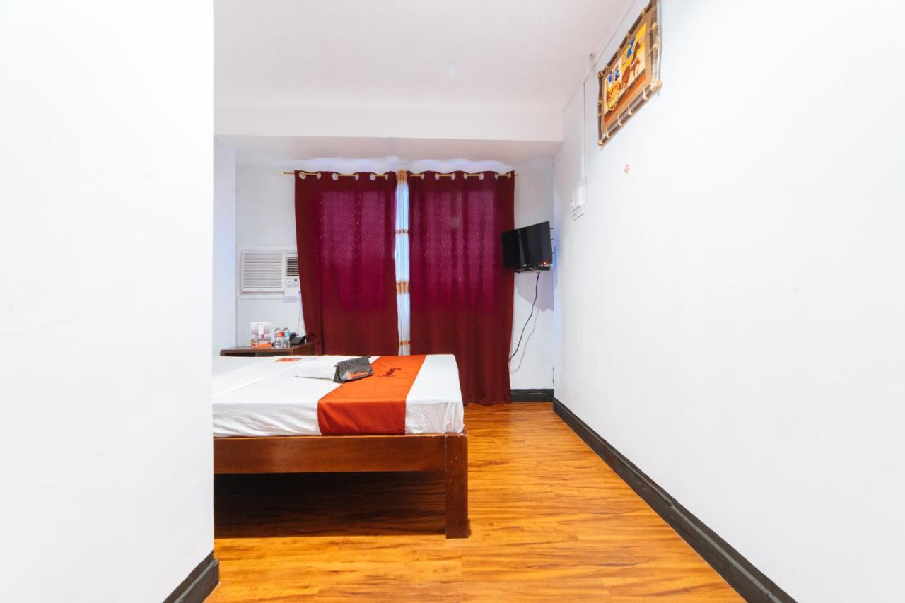 Reddoorz At Nirvana Pension House バコロ エクステリア 写真
