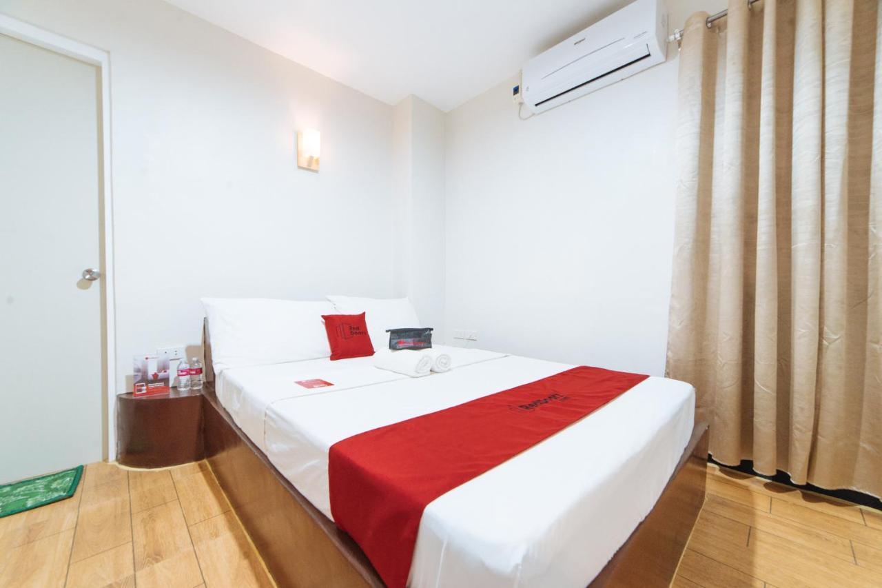 Reddoorz At Nirvana Pension House バコロ エクステリア 写真