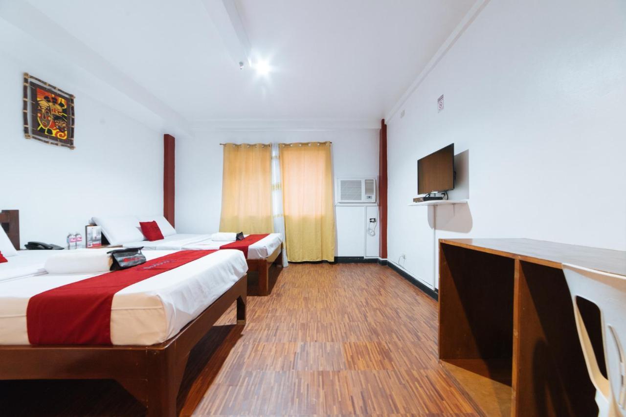 Reddoorz At Nirvana Pension House バコロ エクステリア 写真