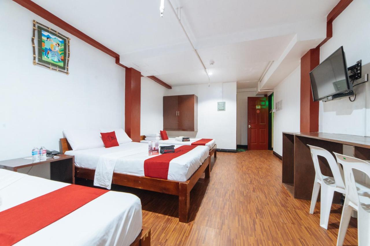 Reddoorz At Nirvana Pension House バコロ エクステリア 写真