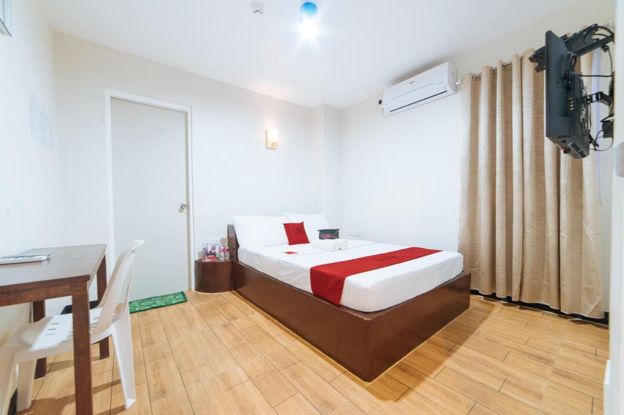 Reddoorz At Nirvana Pension House バコロ エクステリア 写真