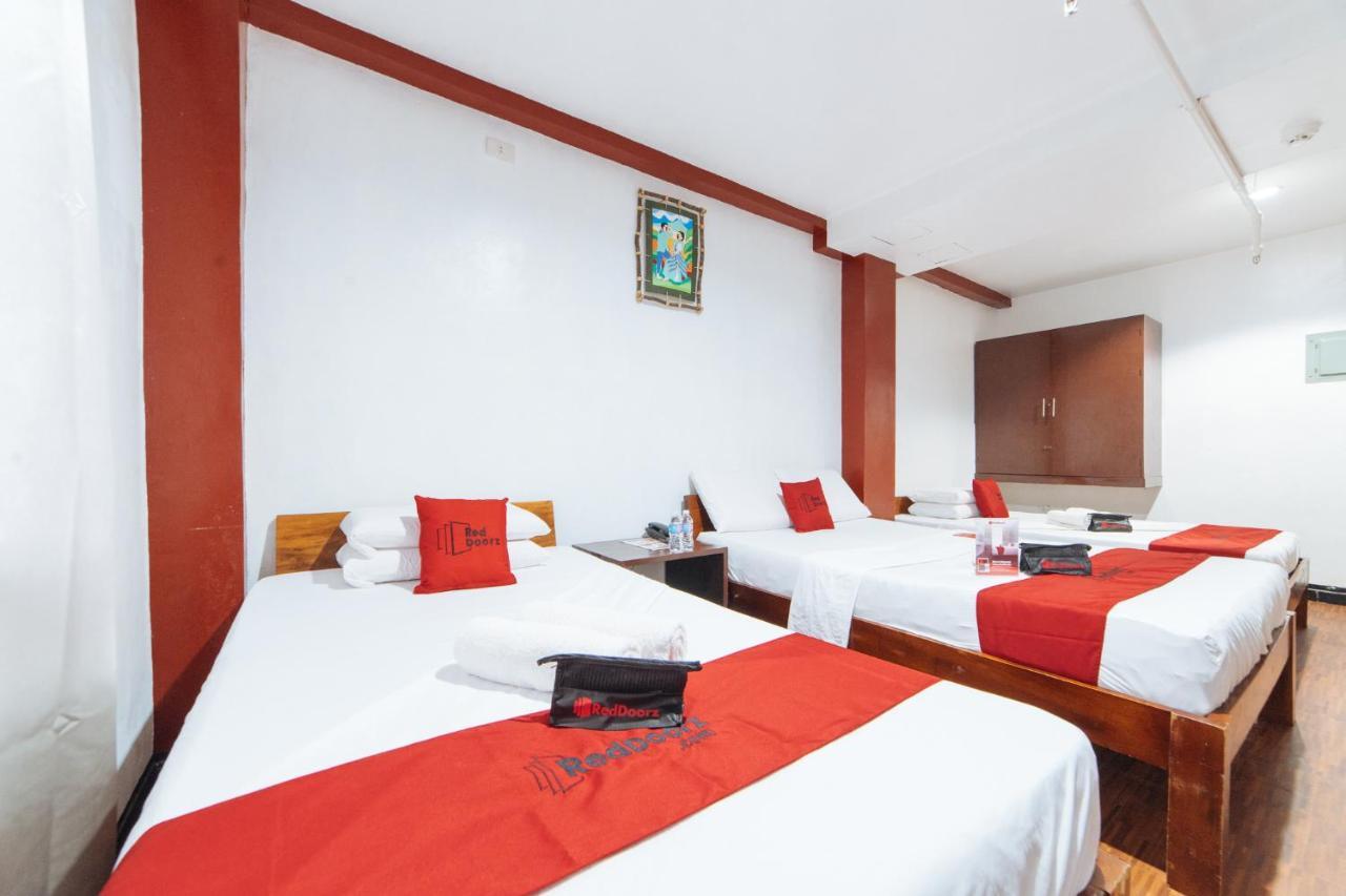 Reddoorz At Nirvana Pension House バコロ エクステリア 写真