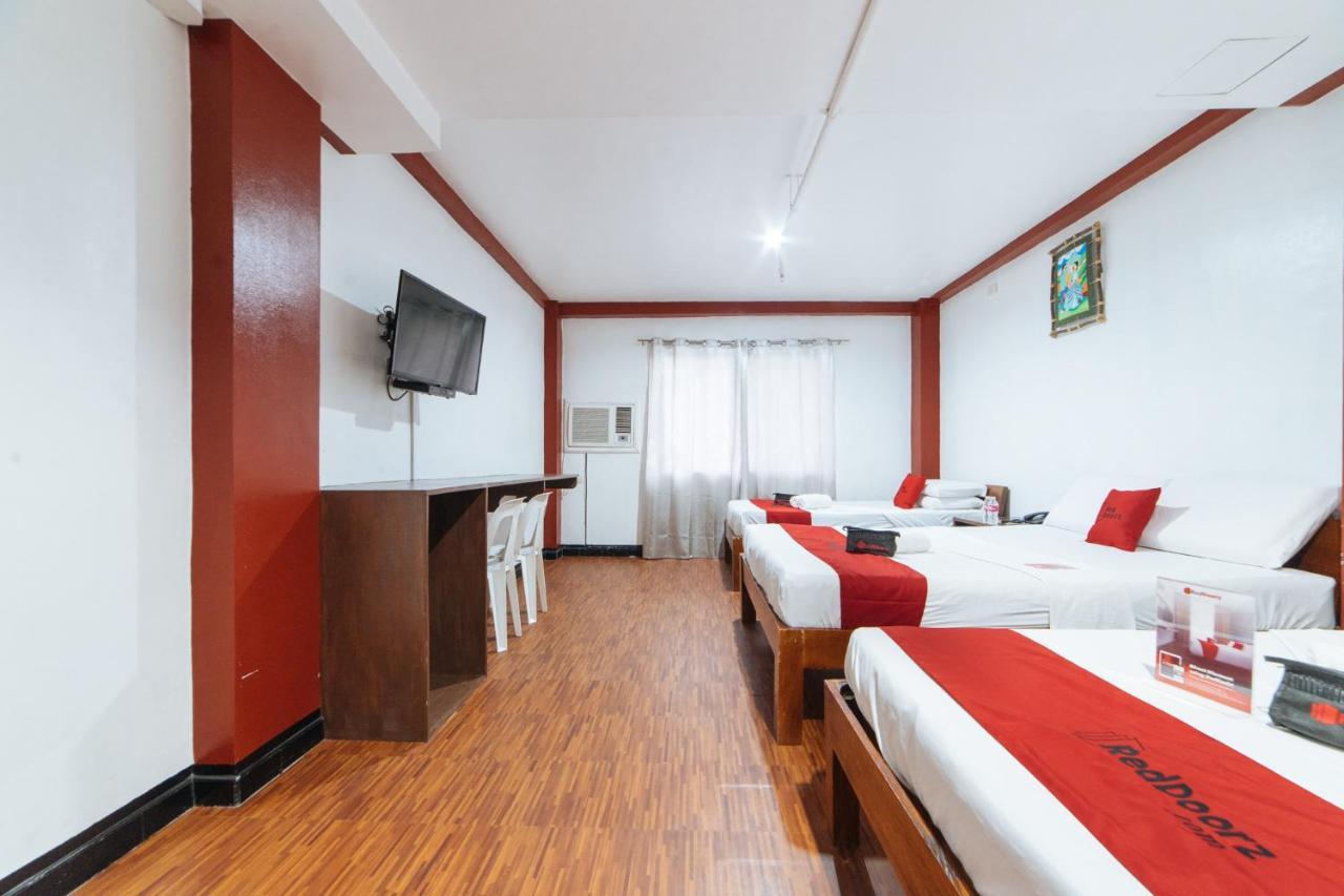 Reddoorz At Nirvana Pension House バコロ エクステリア 写真