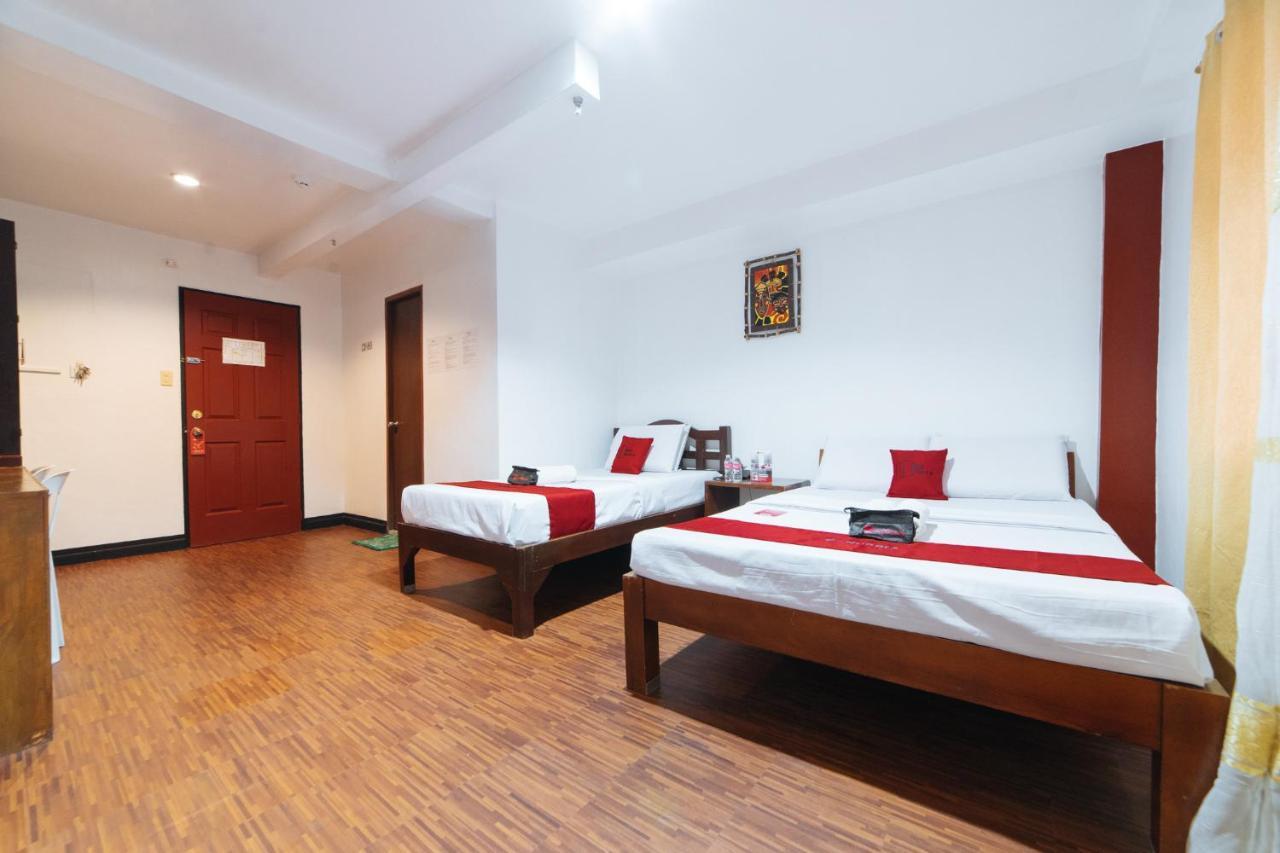 Reddoorz At Nirvana Pension House バコロ エクステリア 写真